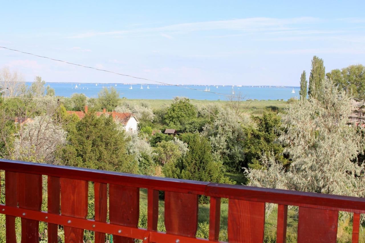 Lizi Apartman Alsóörs Esterno foto