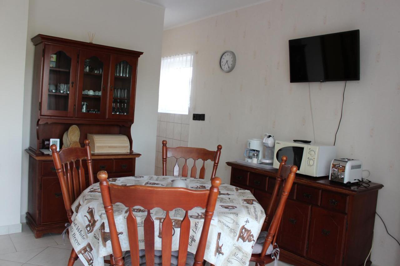 Lizi Apartman Alsóörs Esterno foto